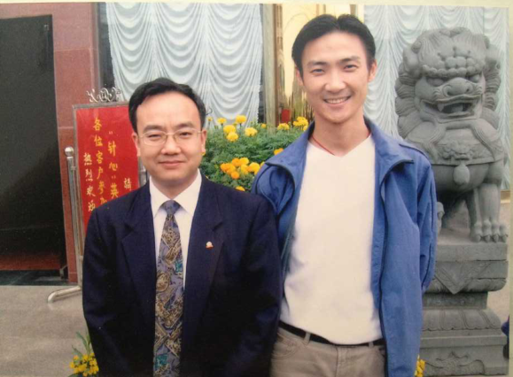 羅云峰醫(yī)生與正畸學(xué)專家姚森的合影